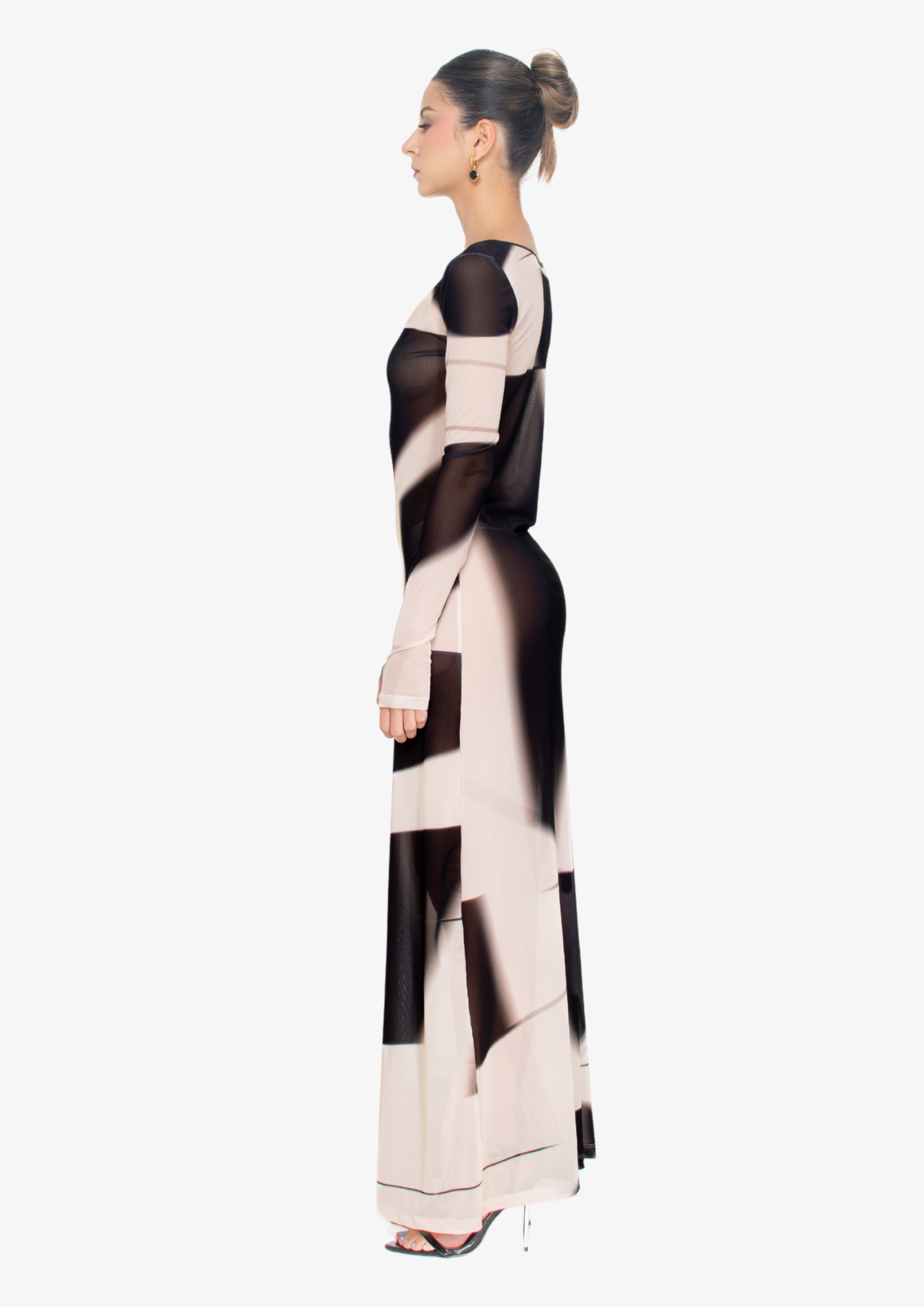 'Figuras' Reversible Mesh Maxi Dress  (B&W)
