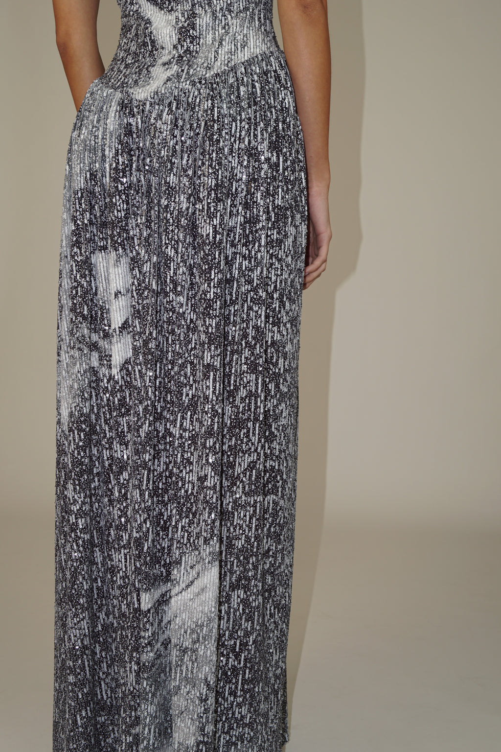 Everybody´s Town B&W Sequins Gown