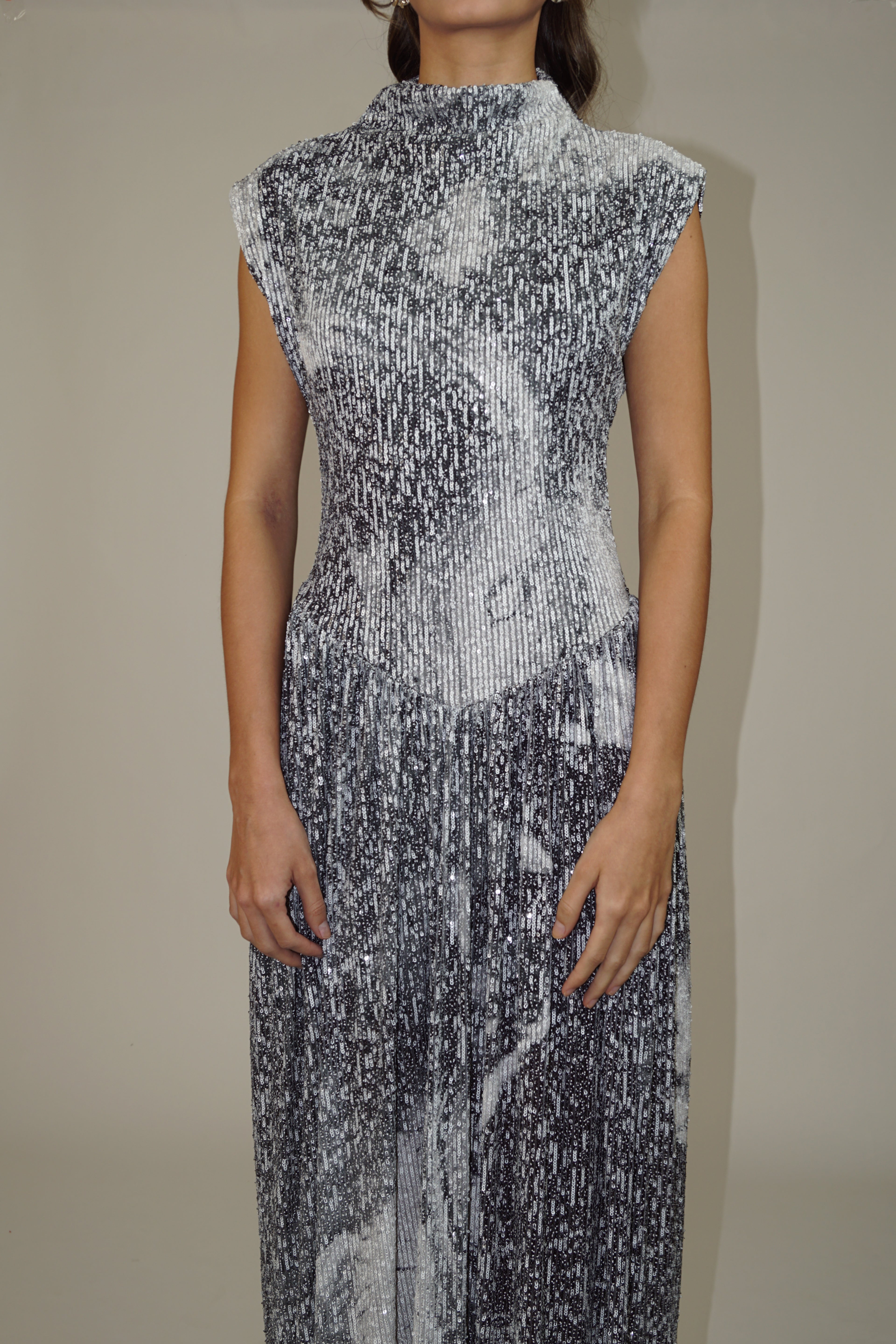 Everybody´s Town B&W Sequins Gown