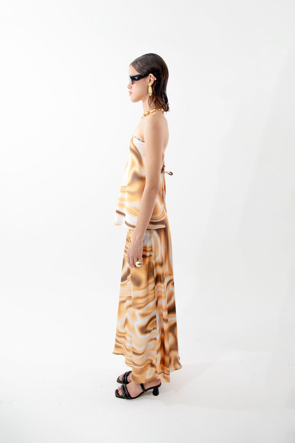 THE ‘LIQUID GOLD’ TOP