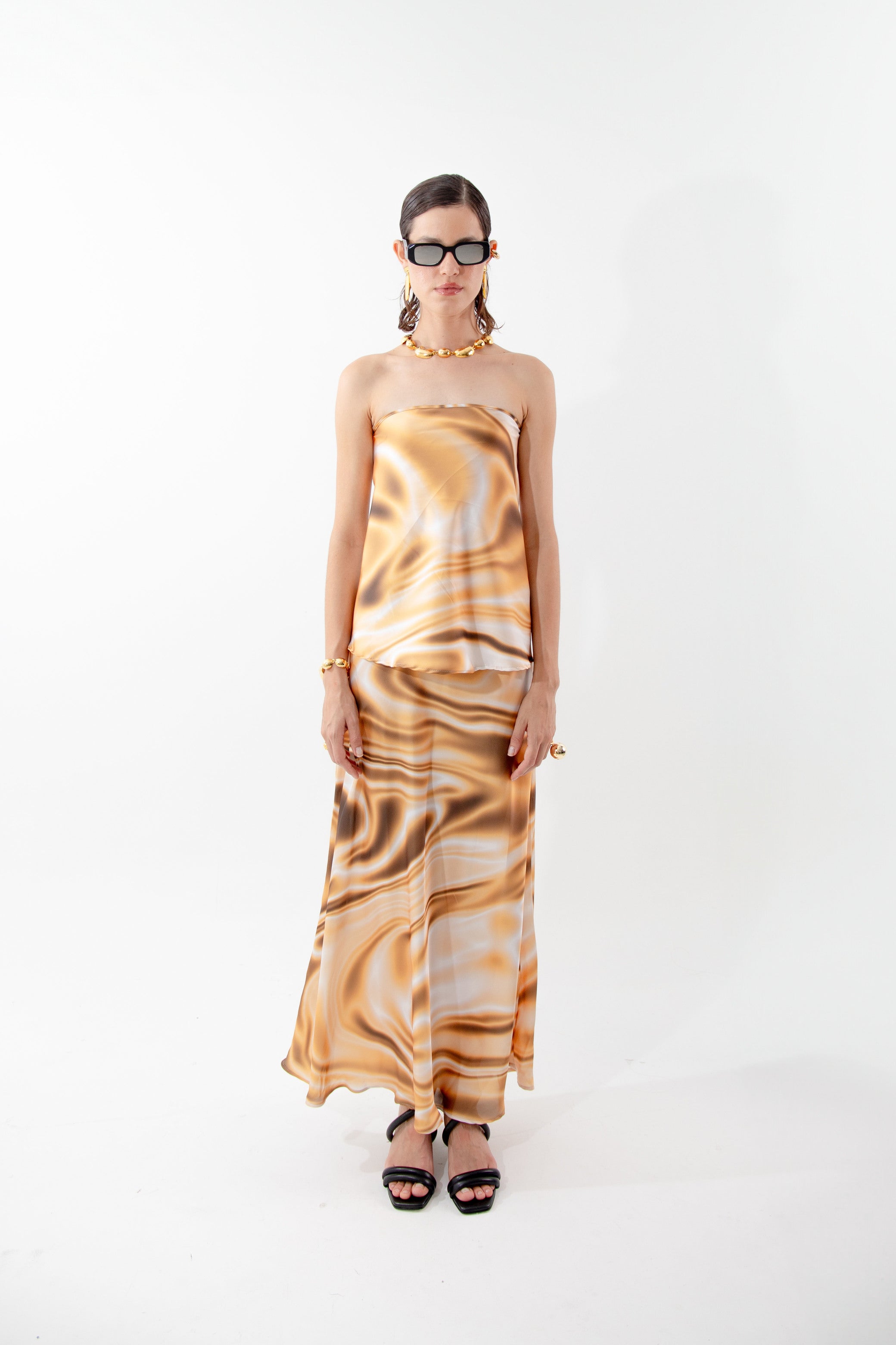 THE ‘LIQUID GOLD’ TOP