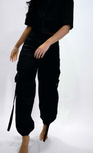 Cargar imagen en el visor de la galería, Cargo Pant &quot;Black&quot;
